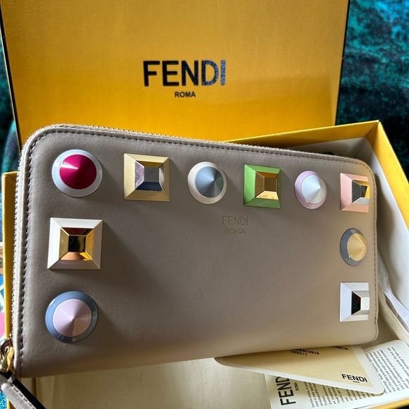 NIB Fendi Zippy Wallet - Picture 1 of 10